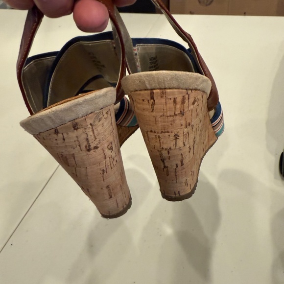 Anne Klein Summer Sandals - Picture 2 of 5